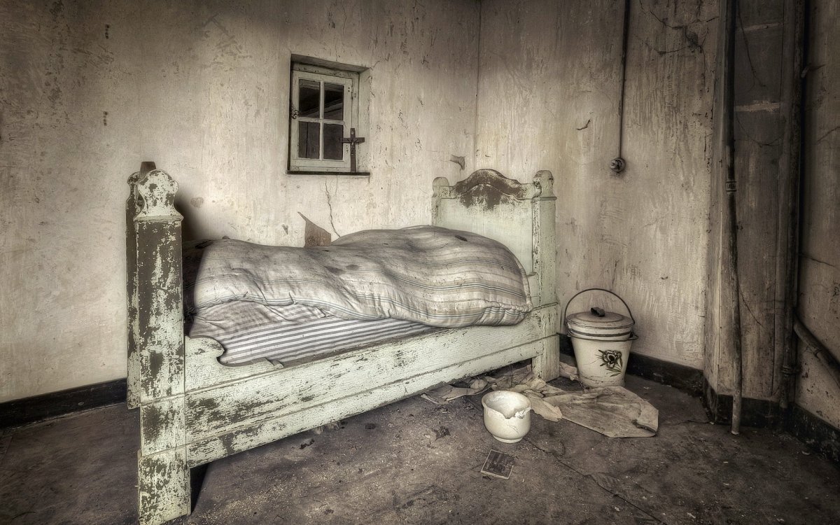 Старая кровать