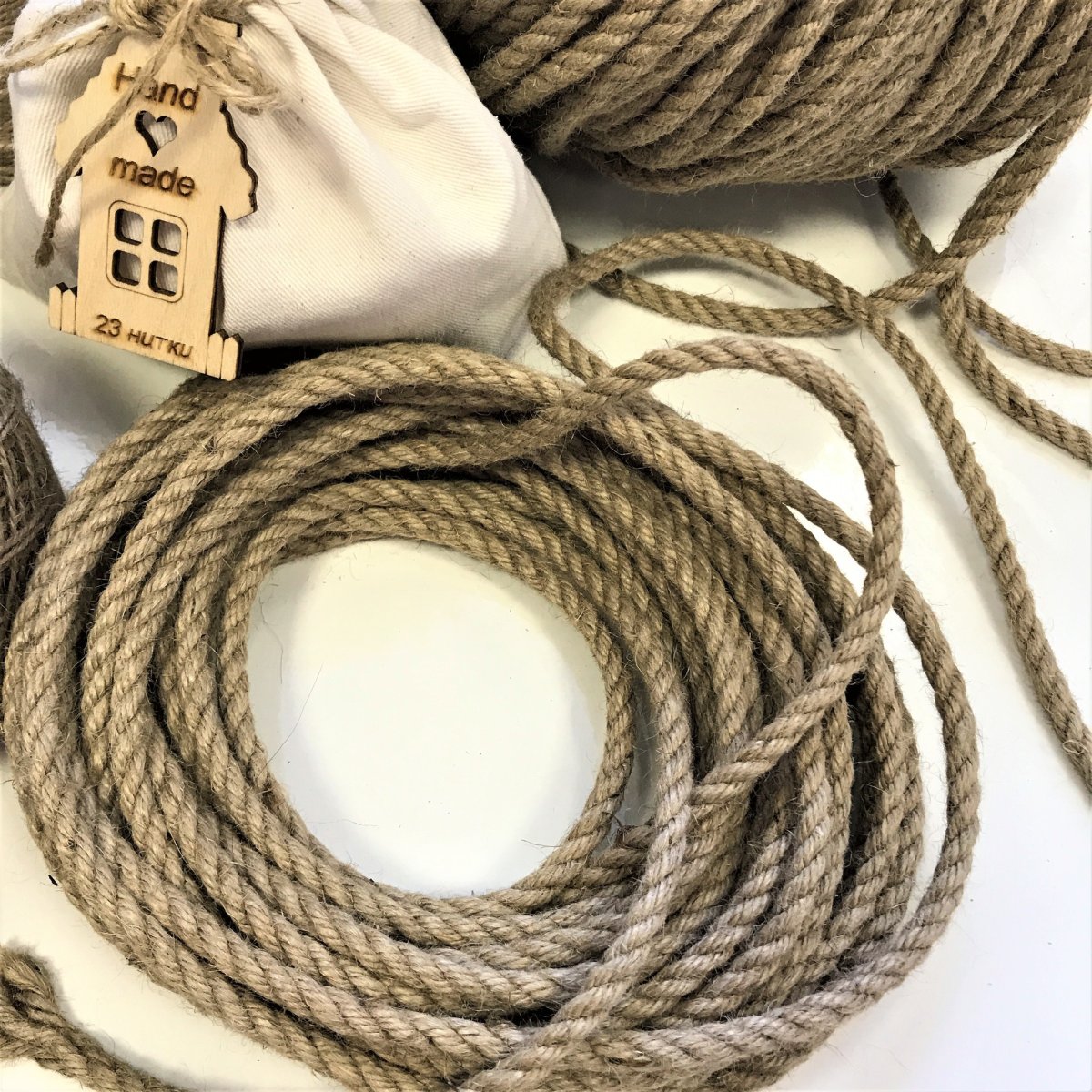 Рамка для зеркала из джута