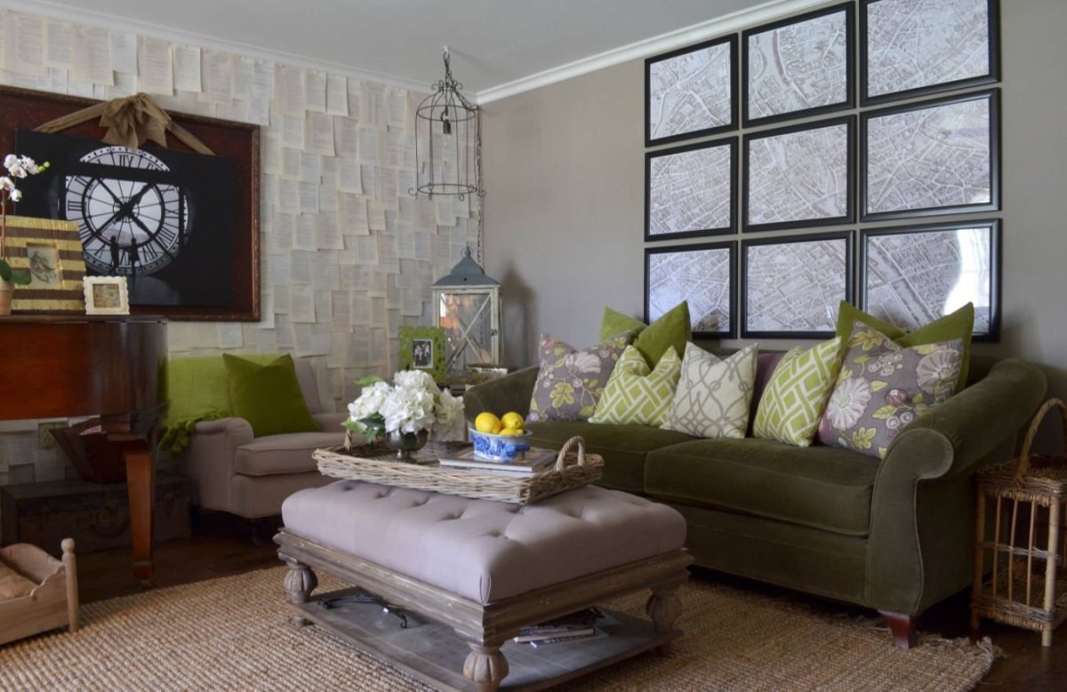 Зеленый диван в интерьере