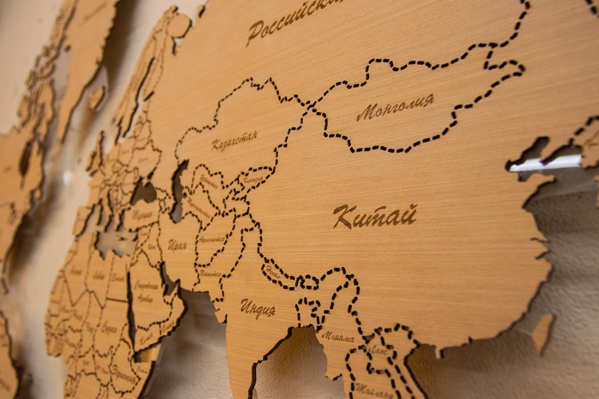 Карта из шпона