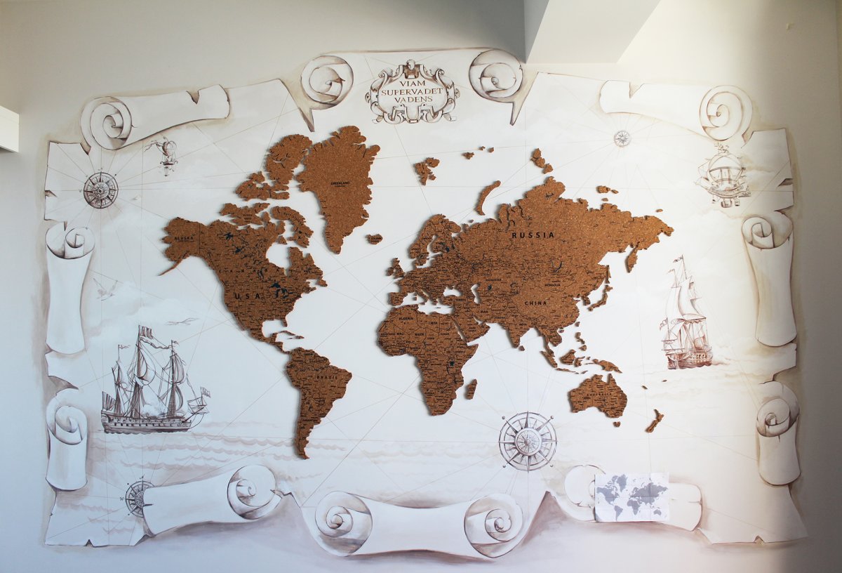 Деревянная 3д карта мира