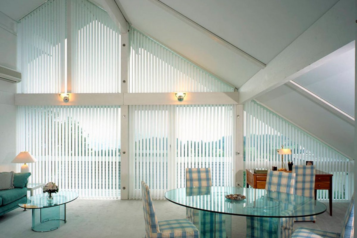 Шторы в интерьере загородного дома