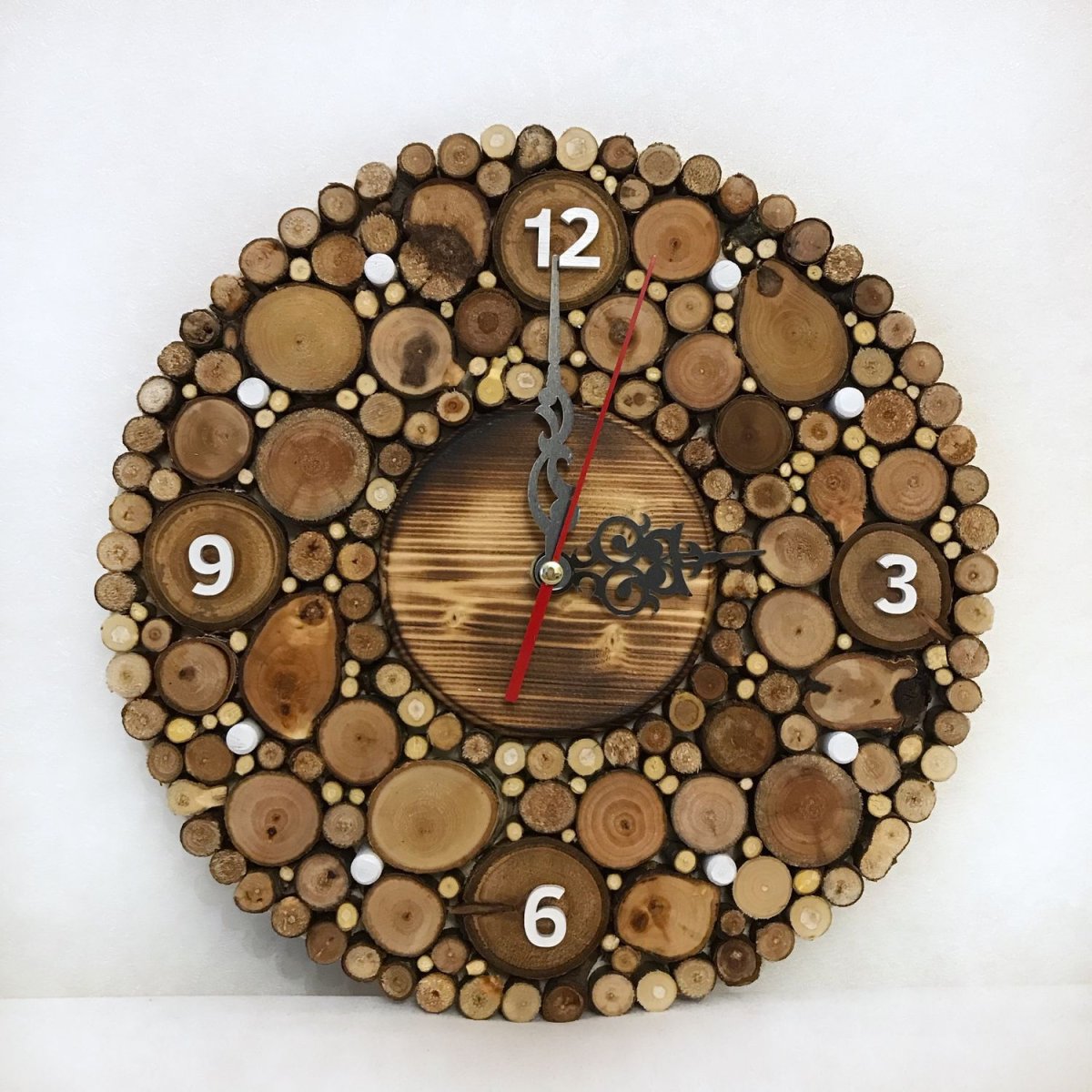 Часы из спила дерева настенные