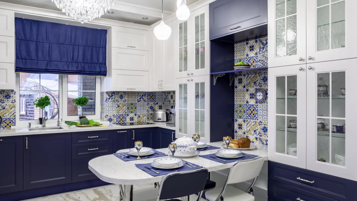 Синяя кухня в скандинавском стиле