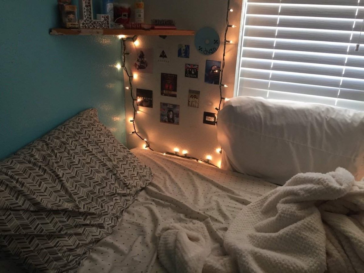 Не запрявленая кровать