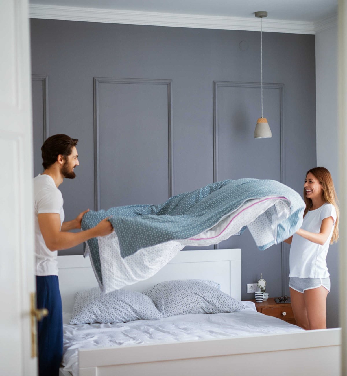 Застеленная кровать