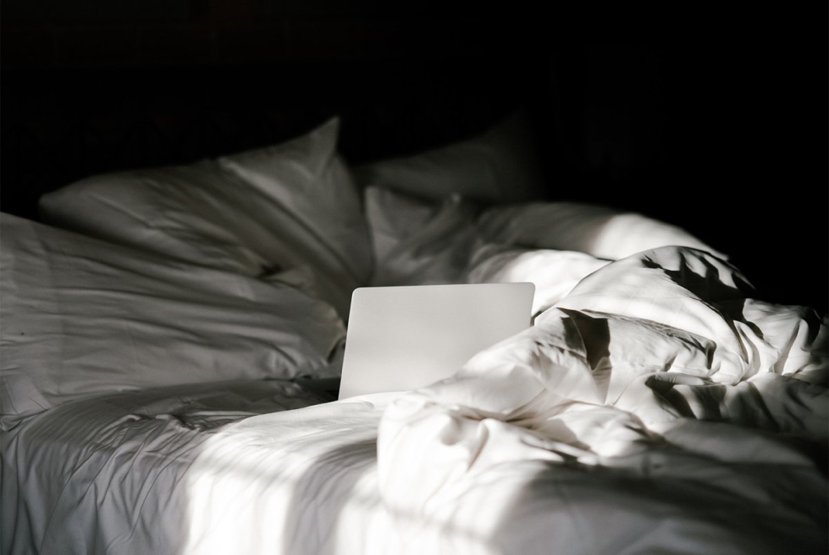 Уютная комната с матрасом