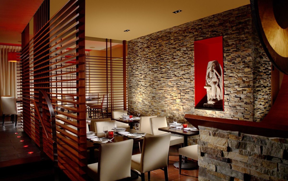 Интерьеры кафе с декоративным камнем