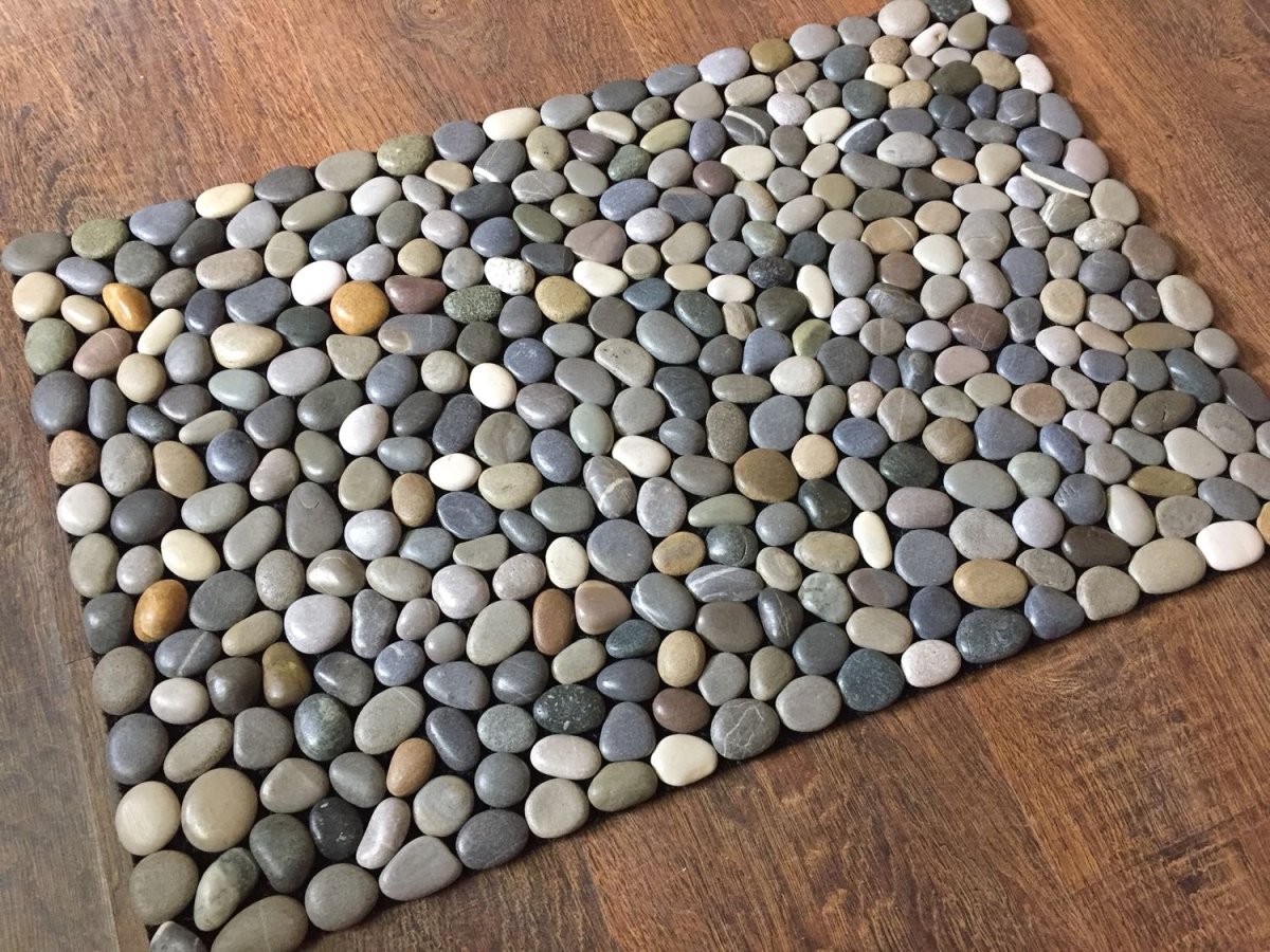 Коврик из гальки