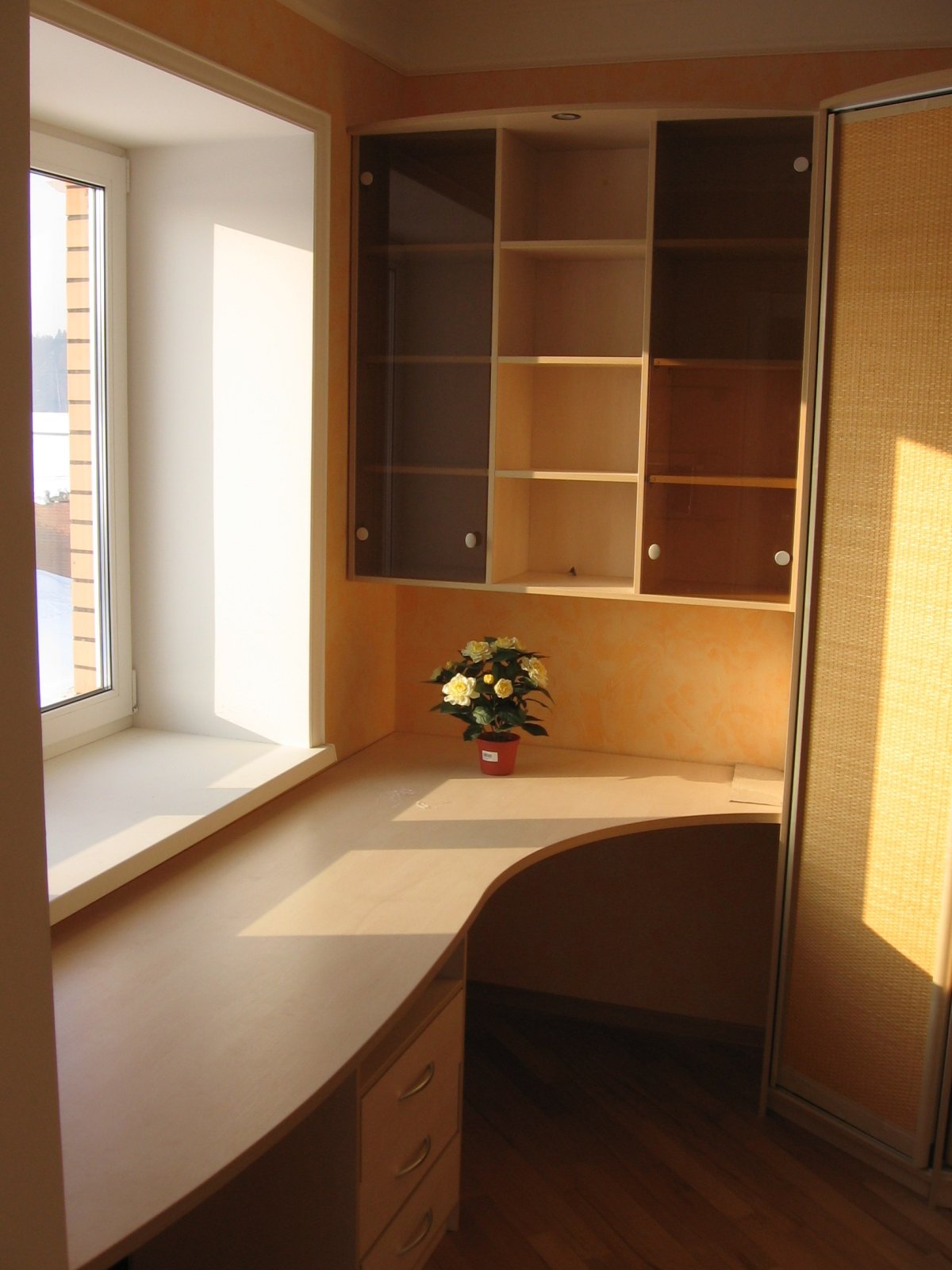 Угловая стенка для школьника