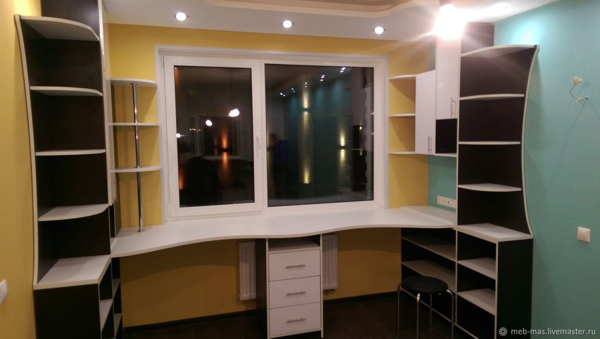 Угловой шкаф длинный