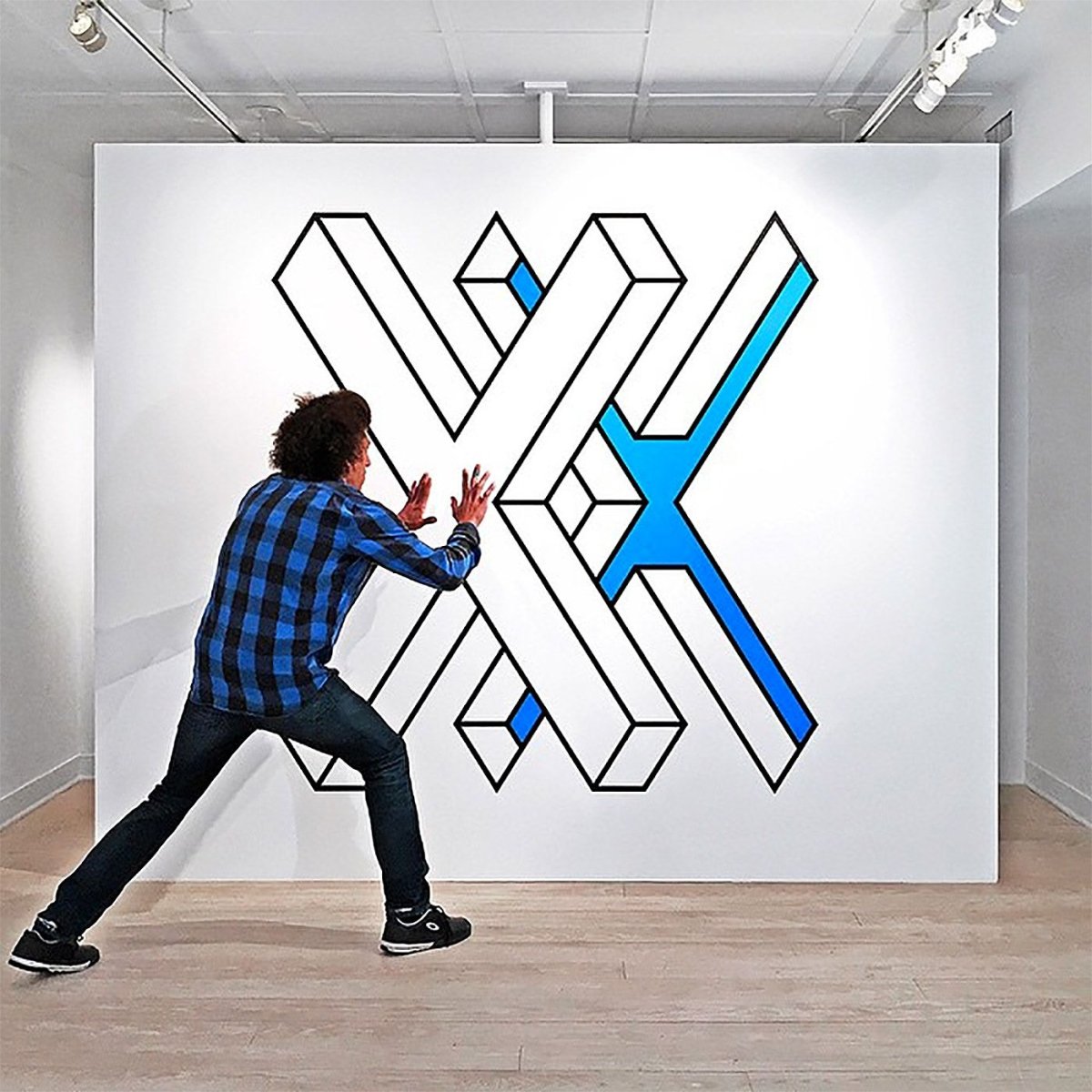 Геометрические иллюзии на стене