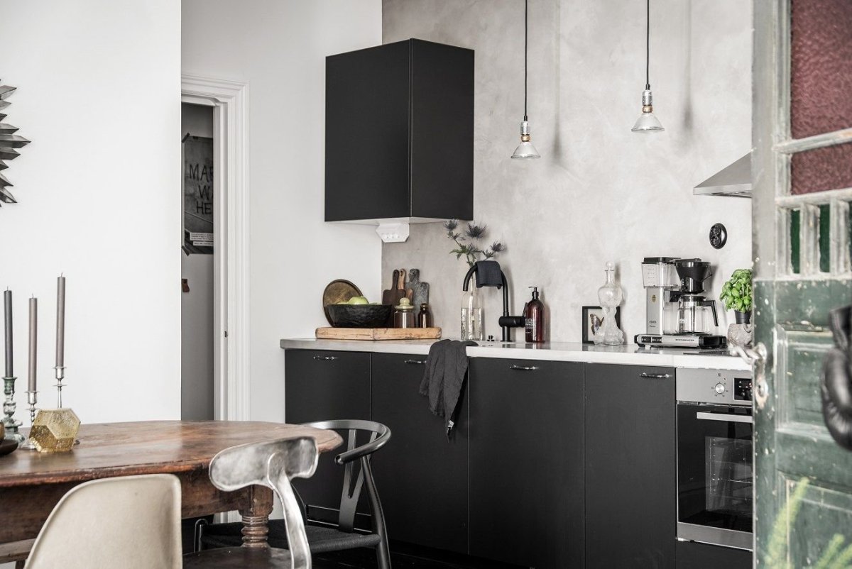 Декор на серую стену на кухню