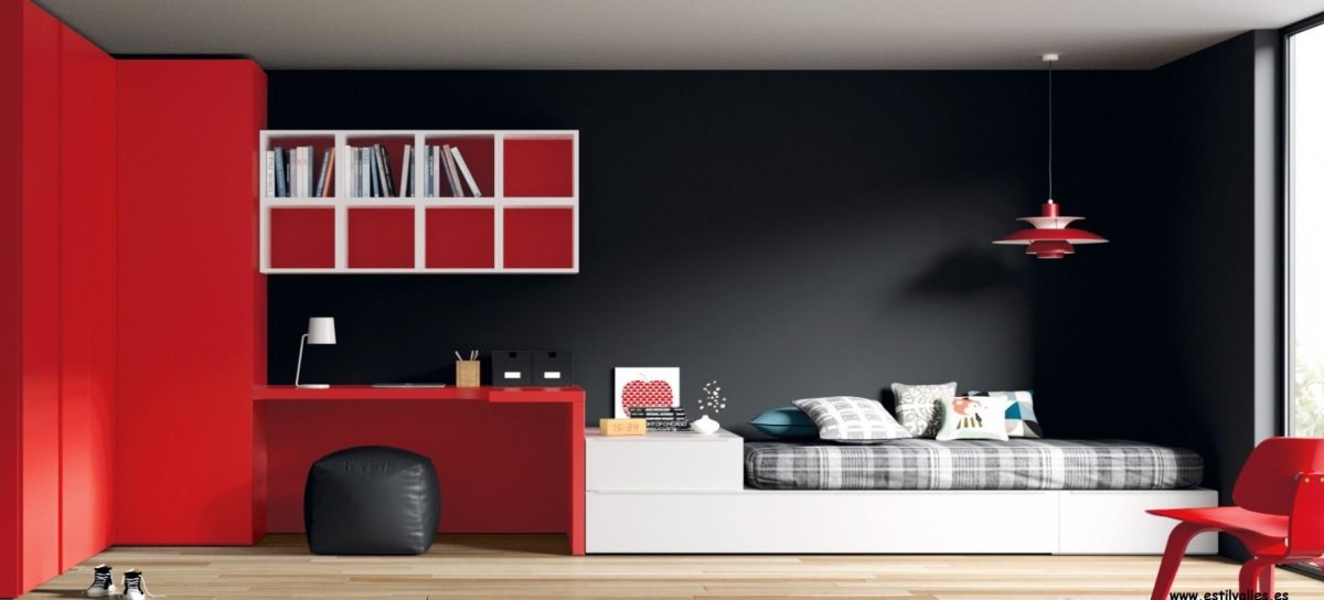 Спальня с красными акцентами