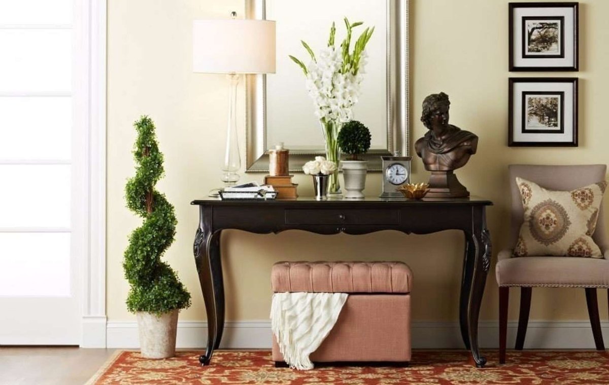 Консоль в интерьере гостиной
