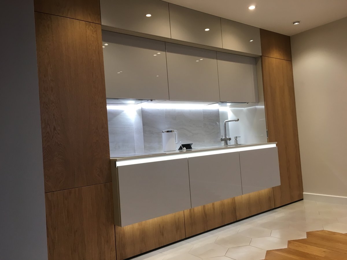 Профиль ручка gola с подсветкой