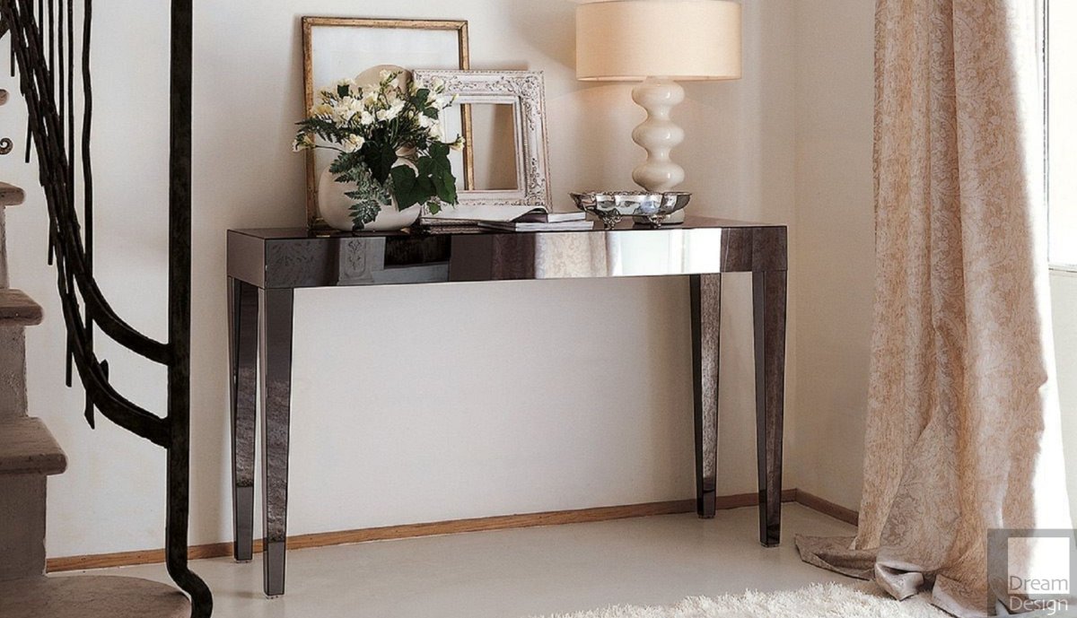 Консоли из дерева в гостиную