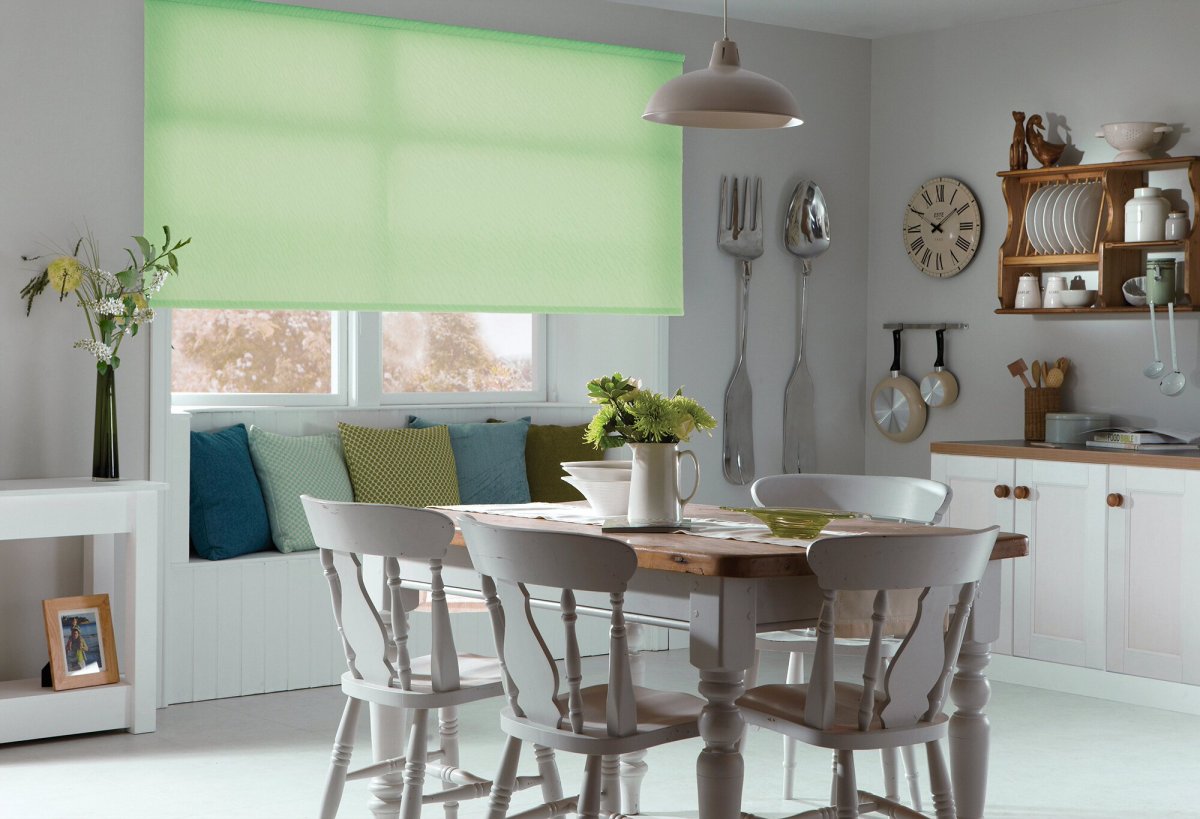 Римские шторы в интерьере Сканди