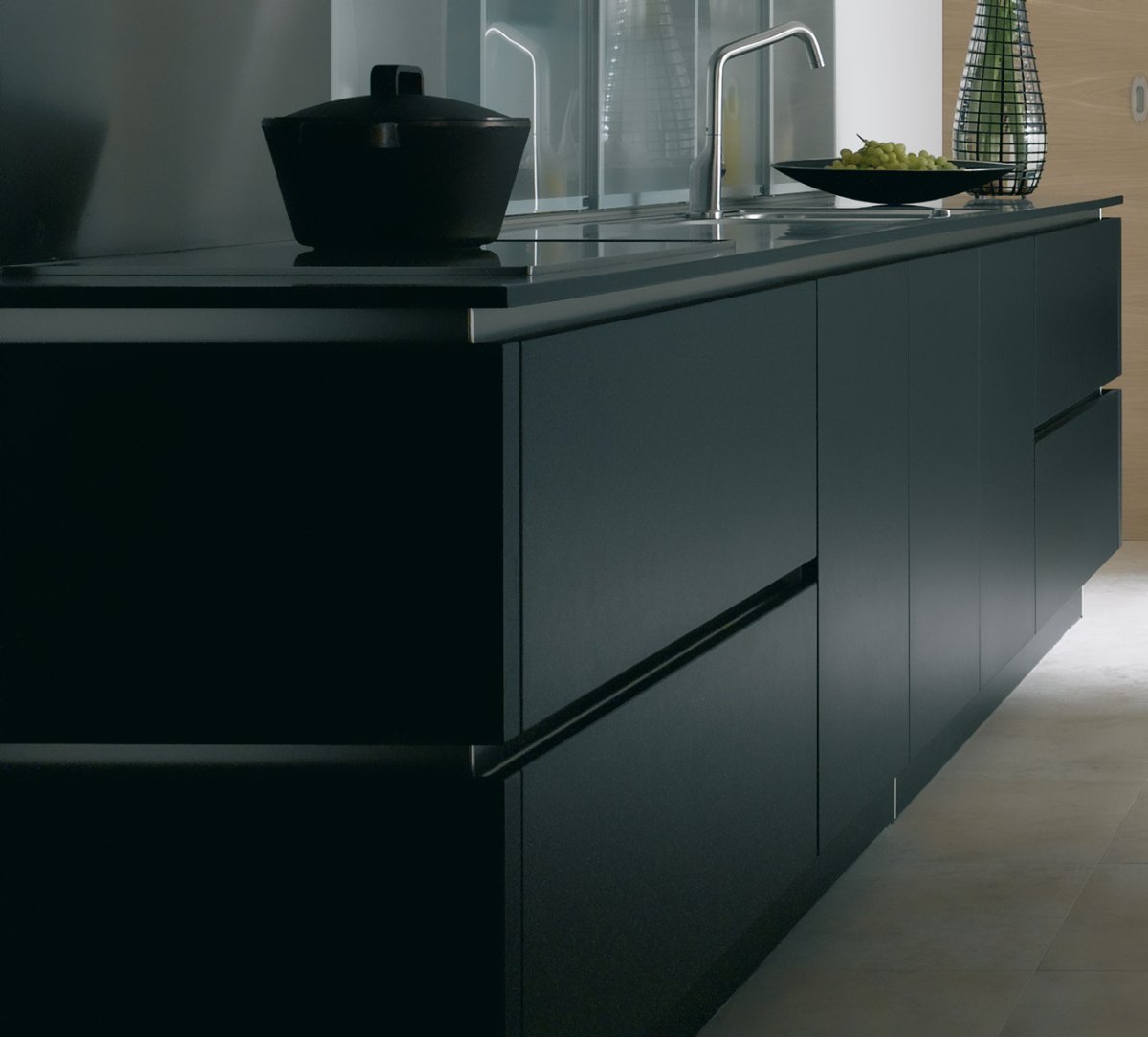 Ручка-профиль Schuco черная