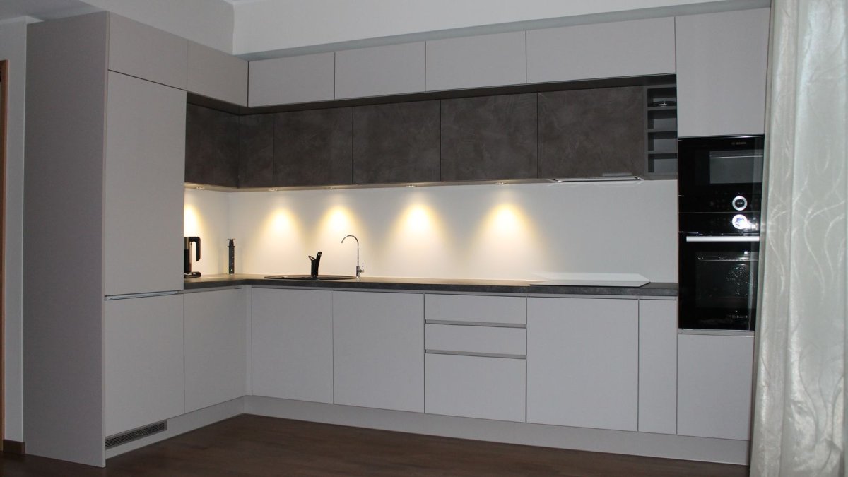 Матовая кухня без ручек