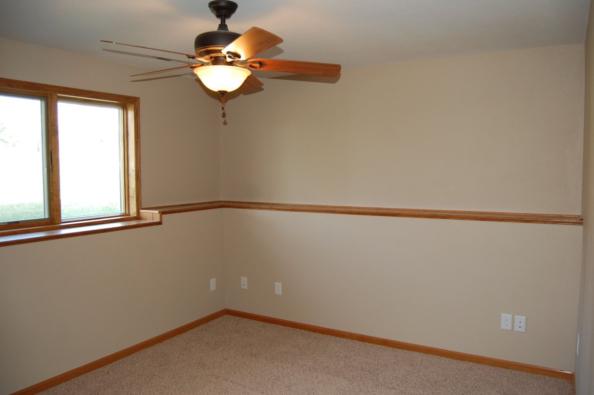 Потолок переходящий на стену из гипсокартона