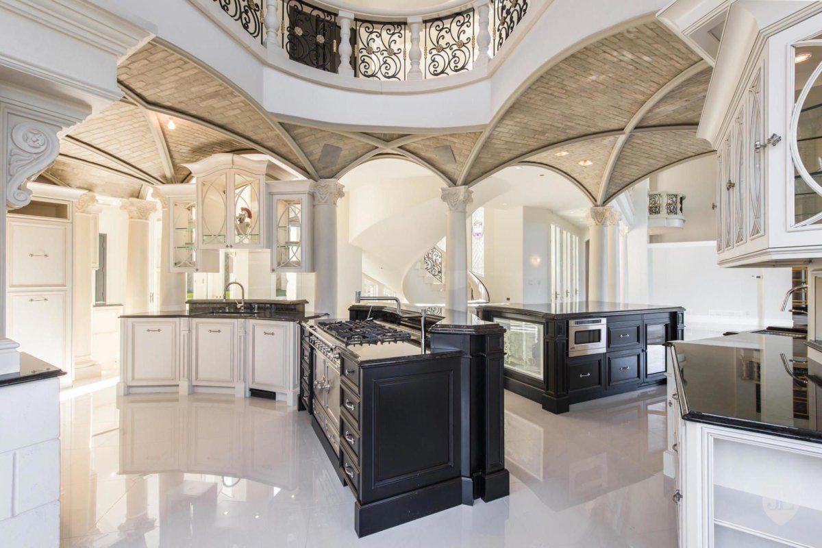 Шикарная кухня