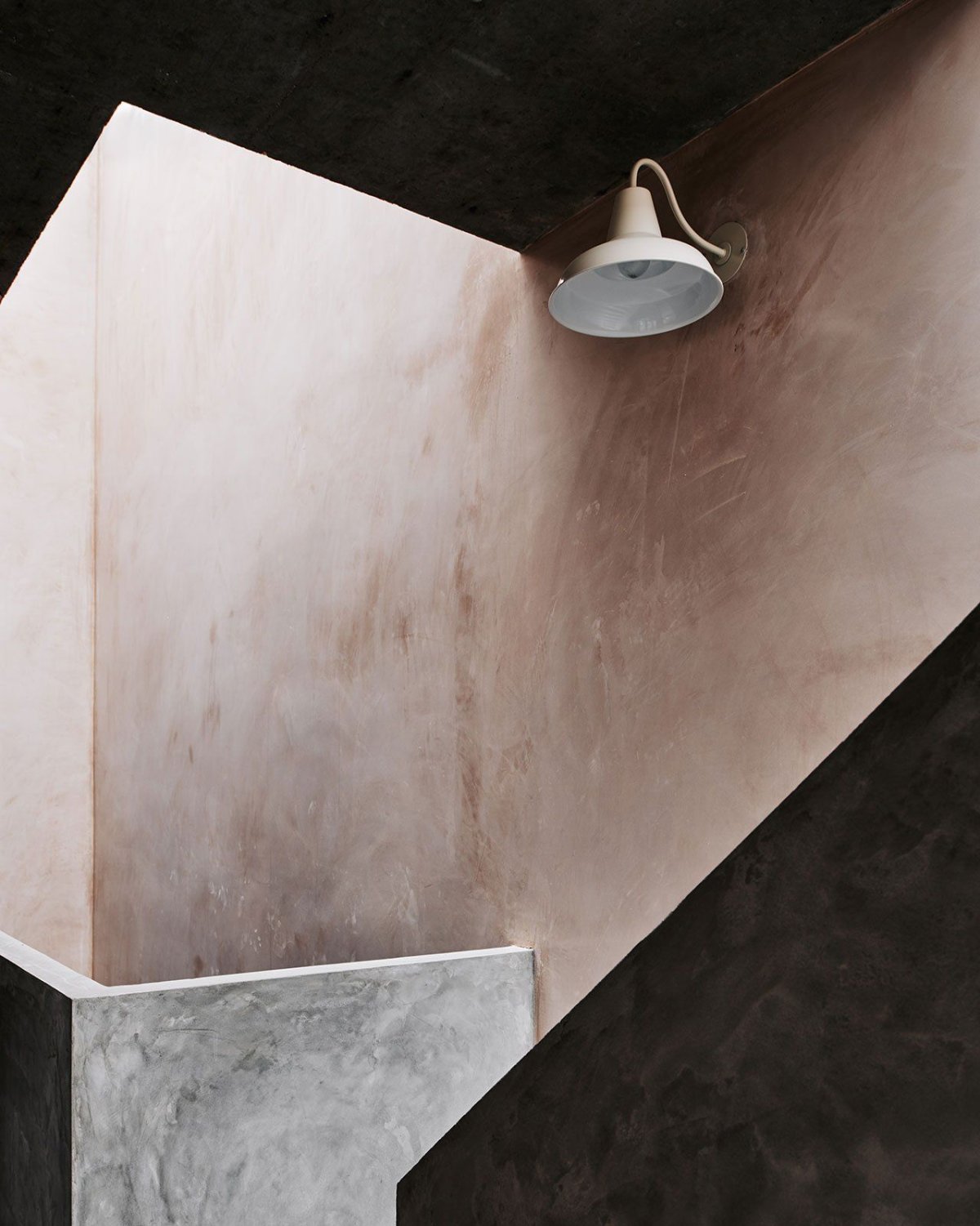 Фартук на кухне из серого мрамора