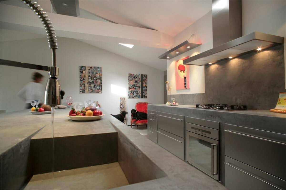 Микроцемент на фартук кухни