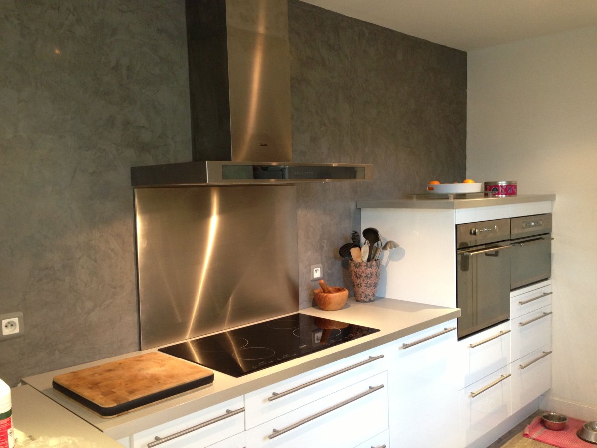 Жидкие обои на кухне