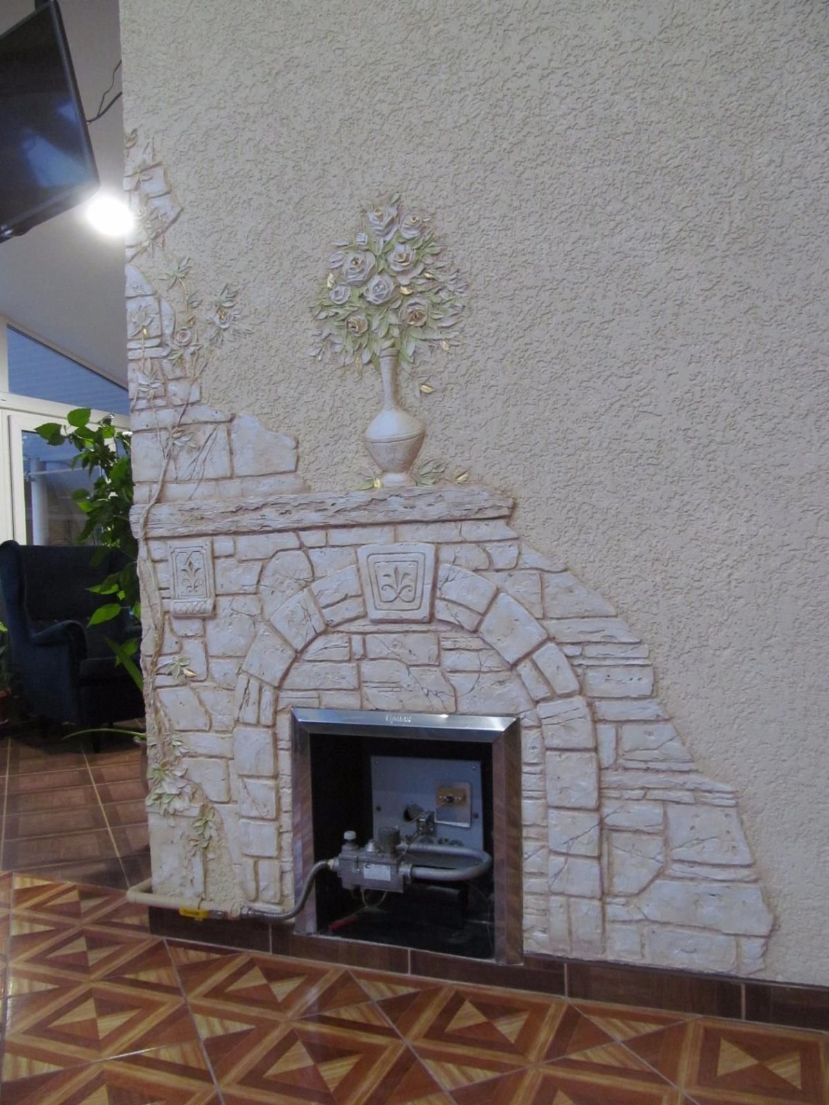 Камин венецианская штукатурка