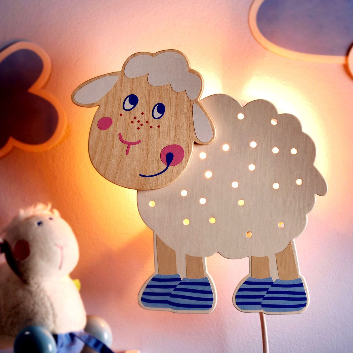 Детские светильники на стену