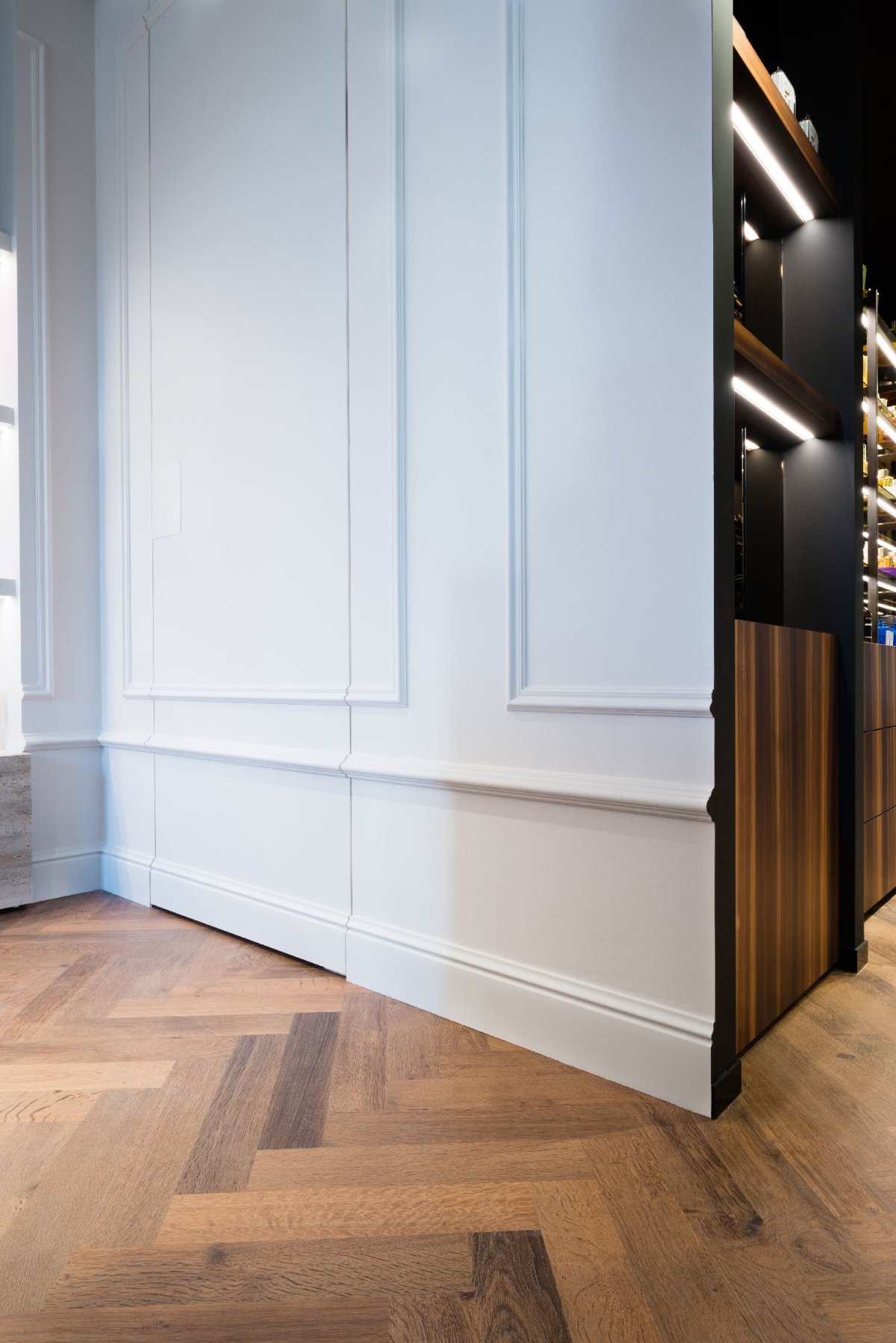 Metal line 87 - 88 - алюминиевый плинтус