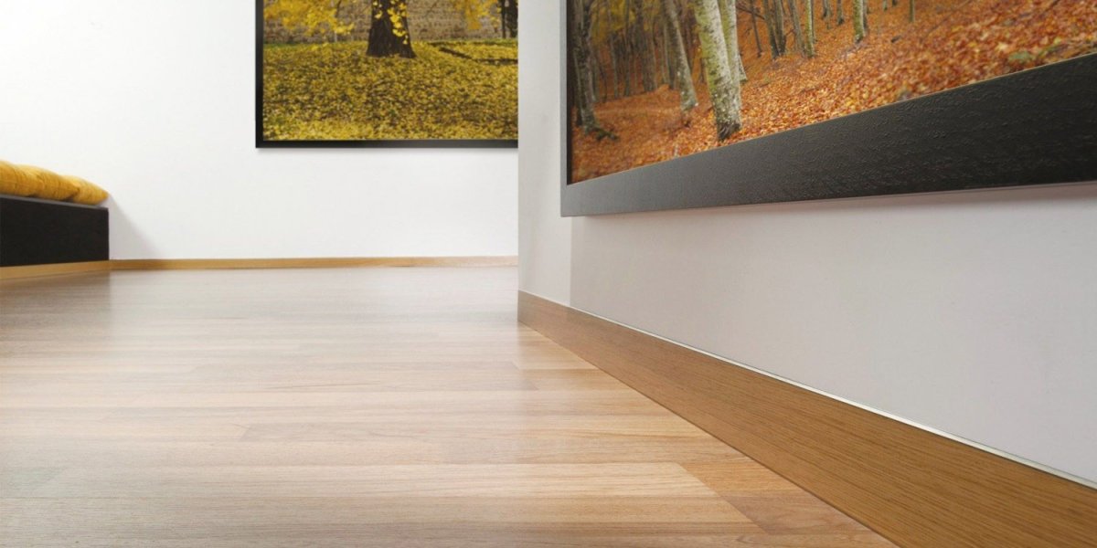 Плинтус напольный Decomaster a207