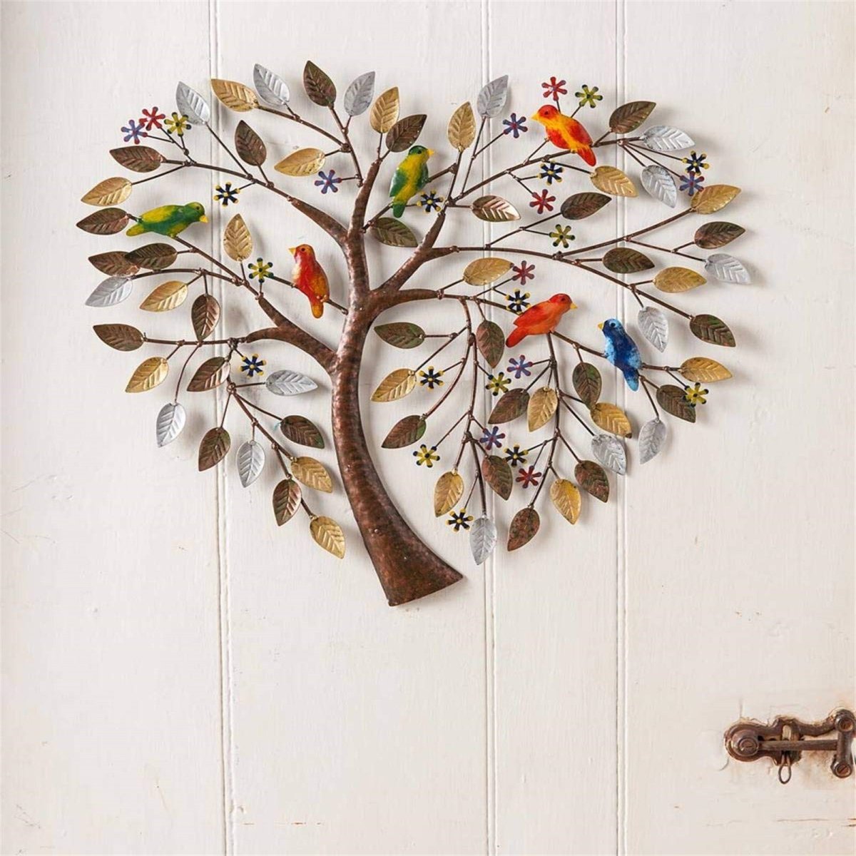 У кадровички жилезное на стене