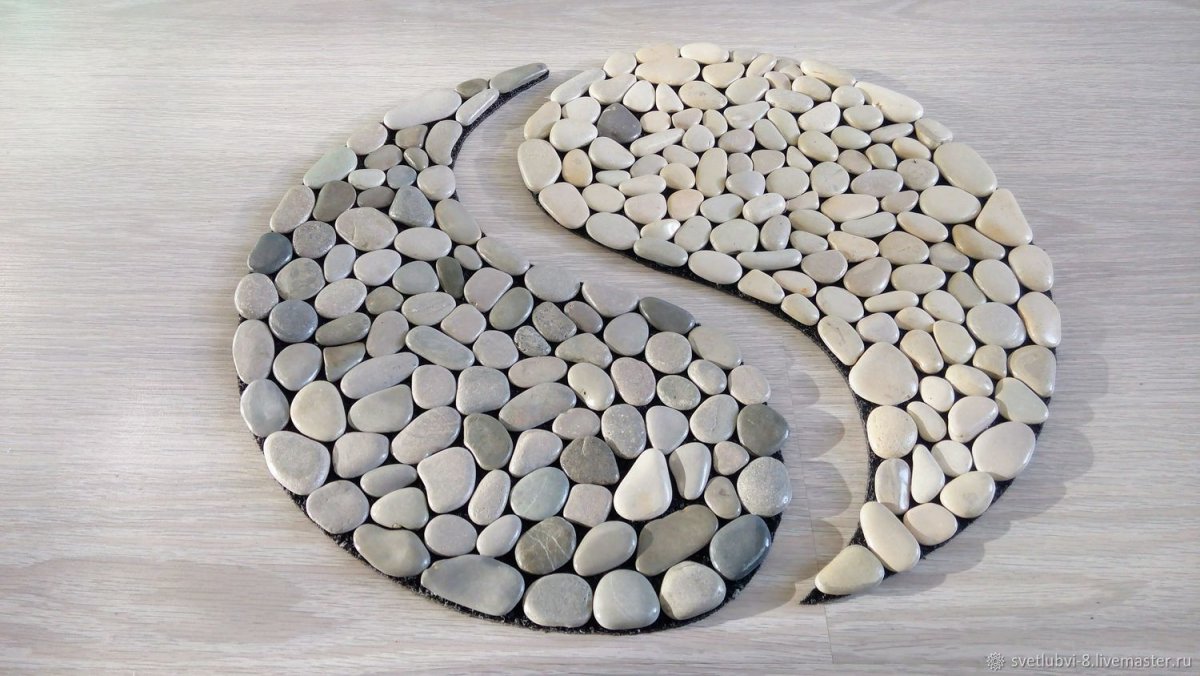Коврик из морской гальки