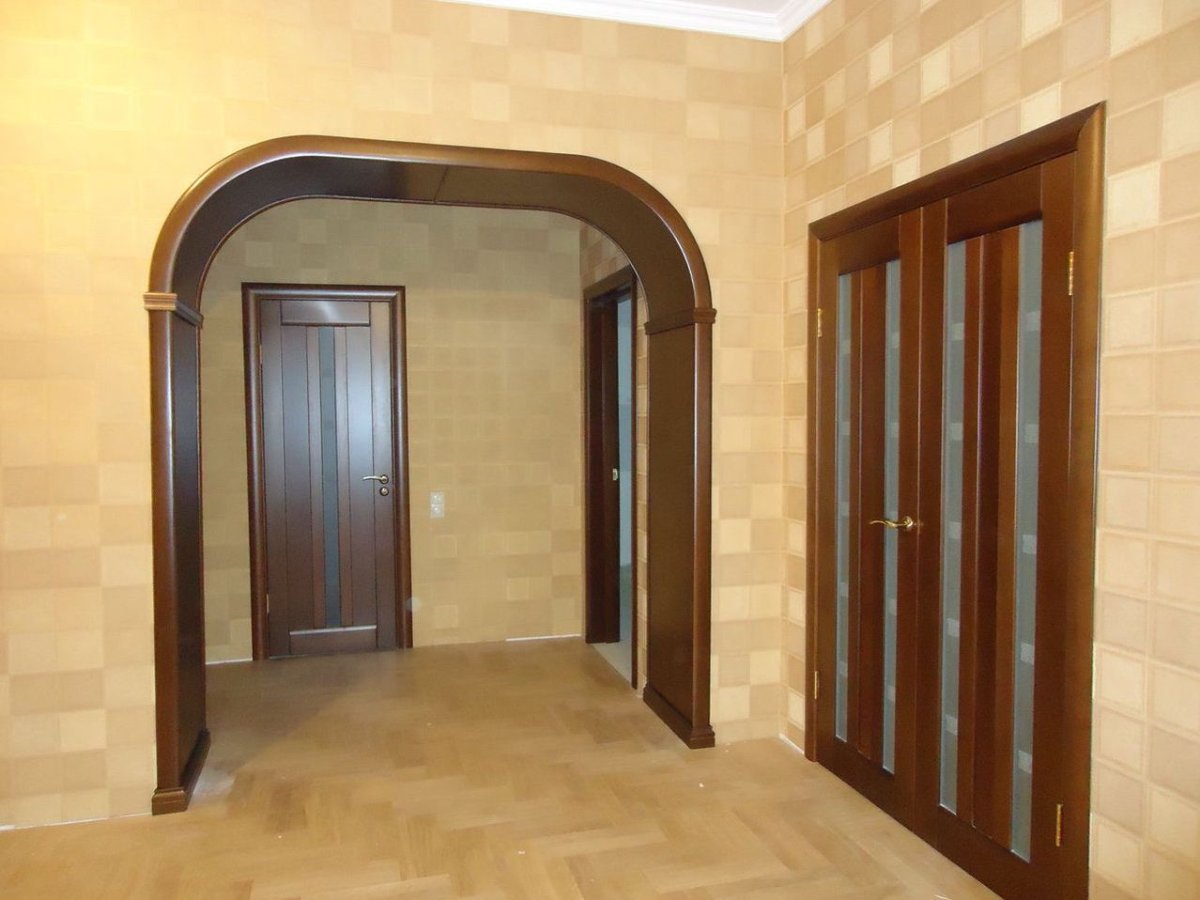 Проем из кухни в гостиную