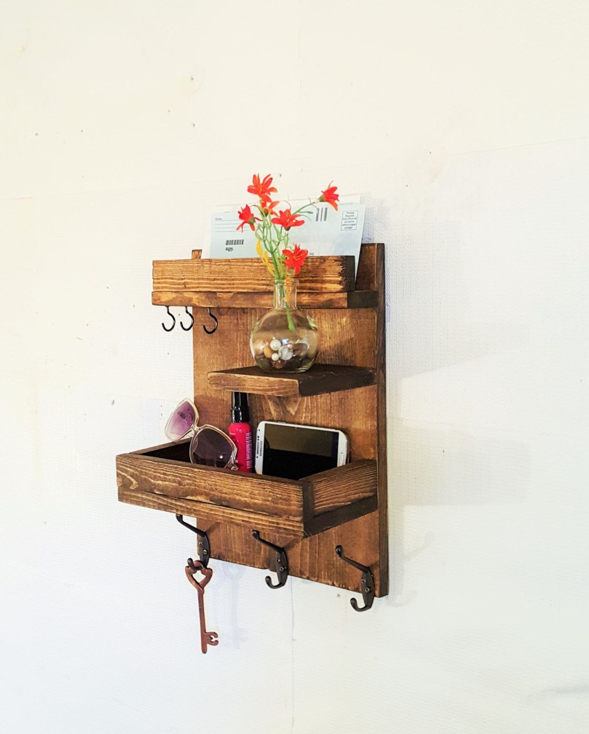 Деревянные полочки на стену