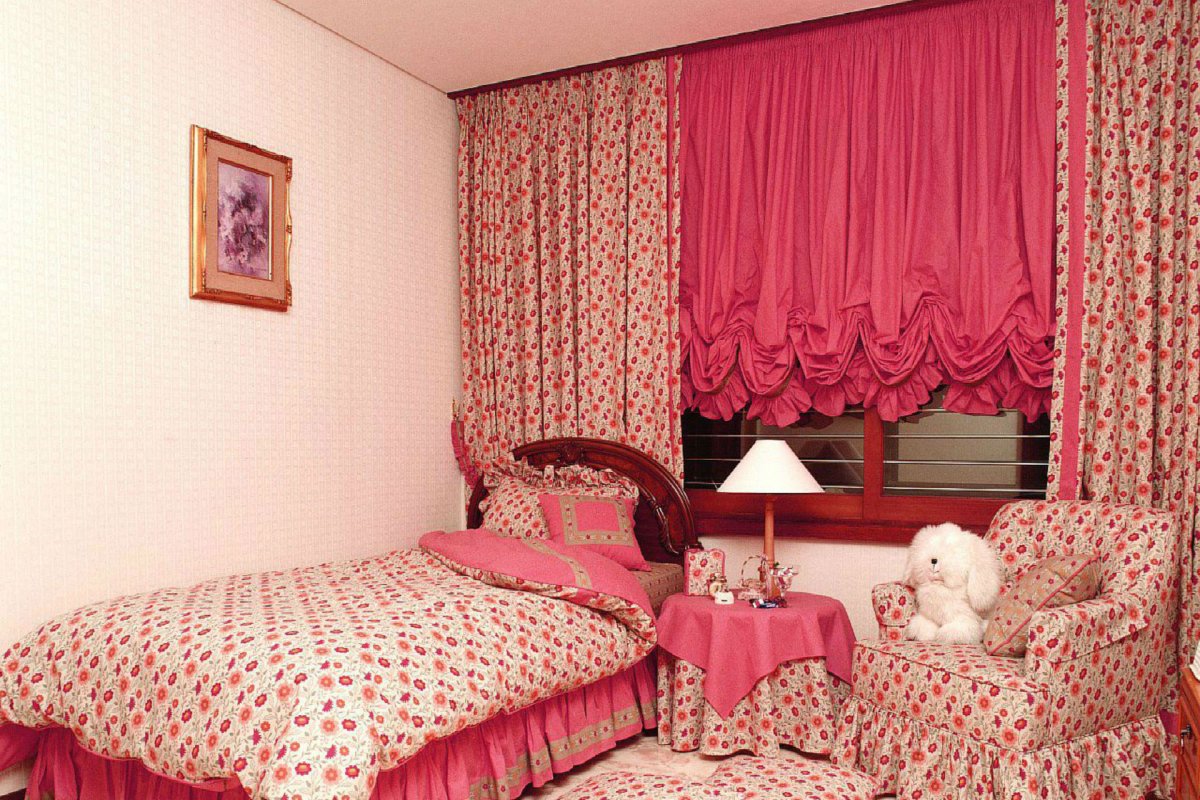 Шторы в бежевую спальню