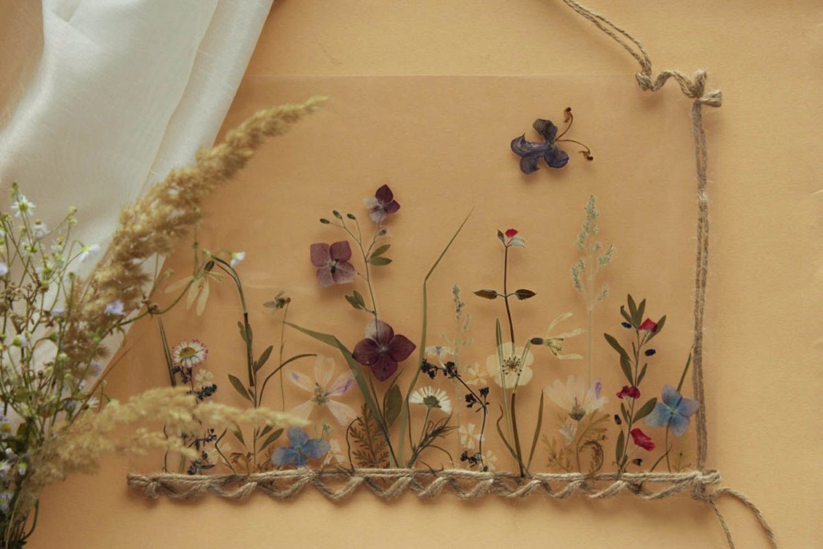 Панно из цветов на стену