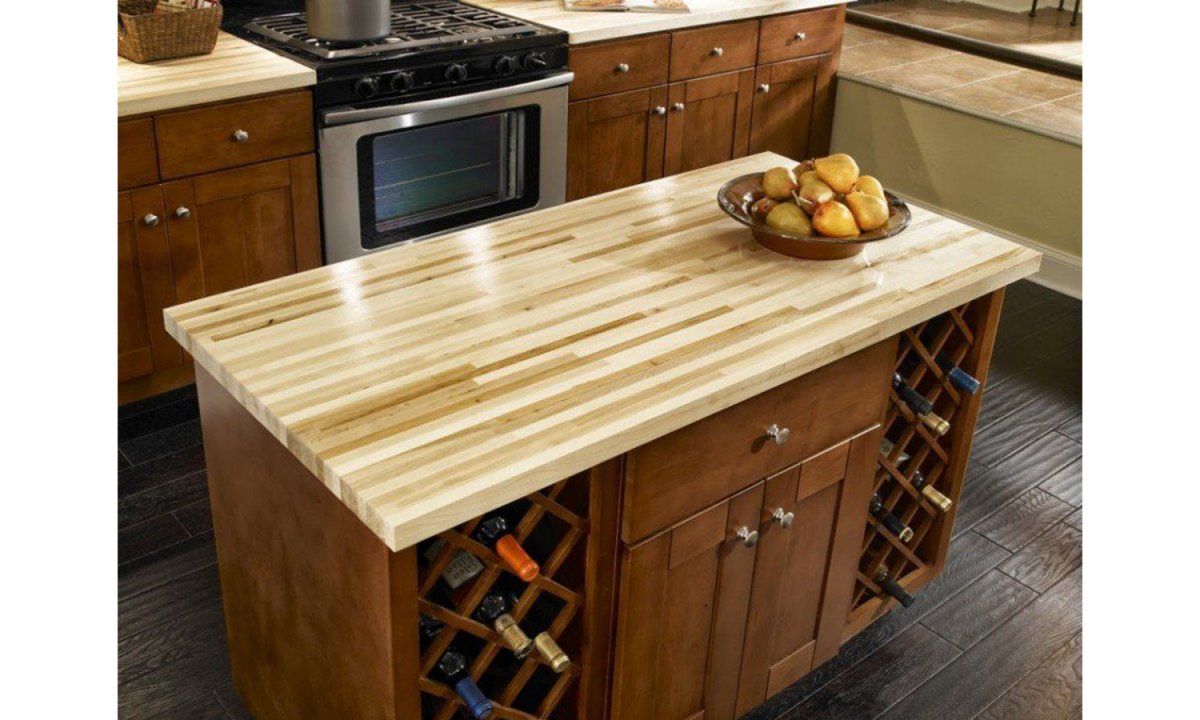 Кухня с деревянной столешницей