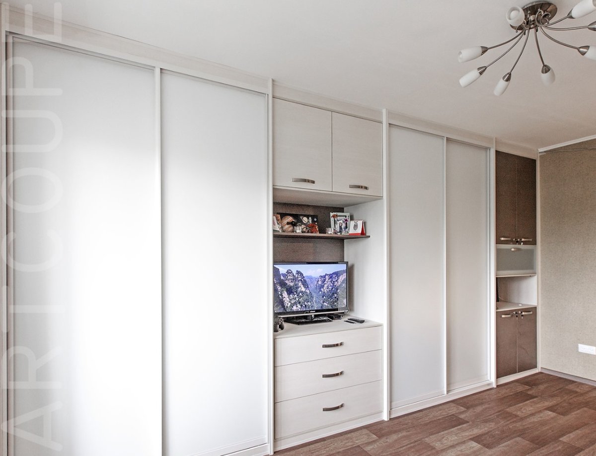 Встроенные шкафы с рабочим местом