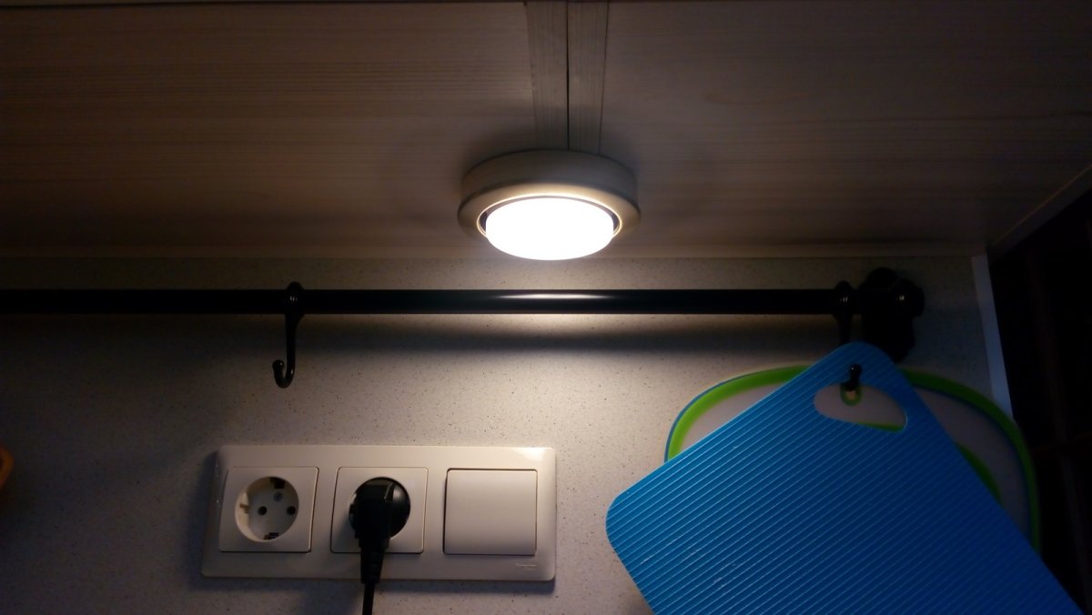 Светодиодная лента на кухню под шкафы