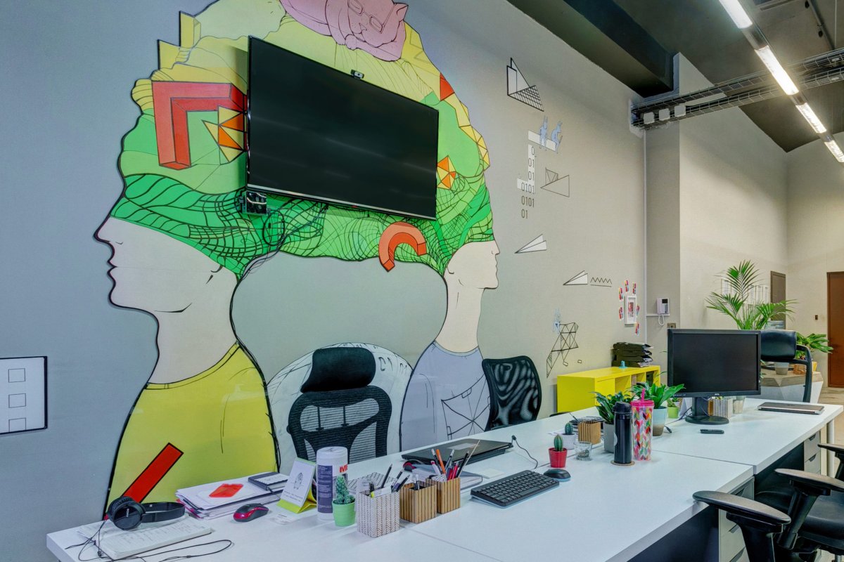 Креативная стена в офисе