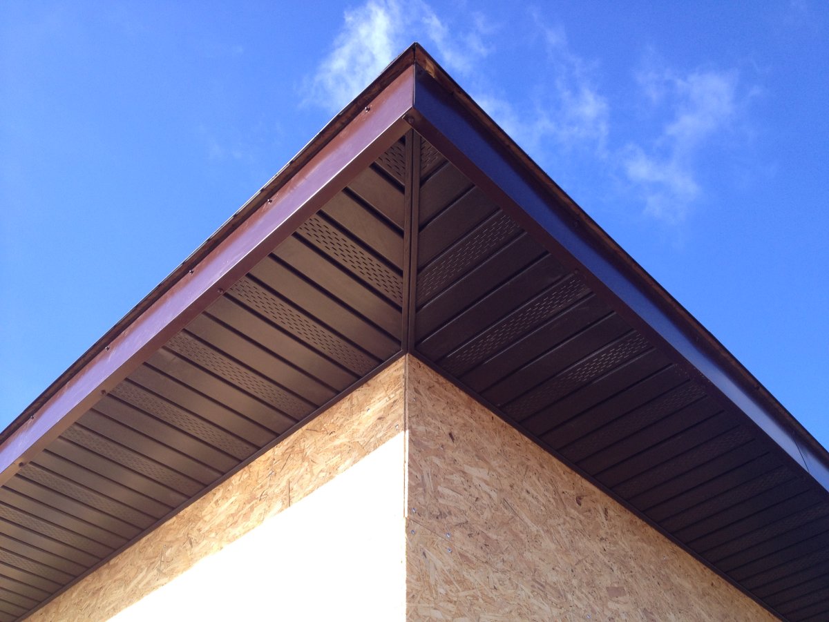 Софиты фронтонный свес