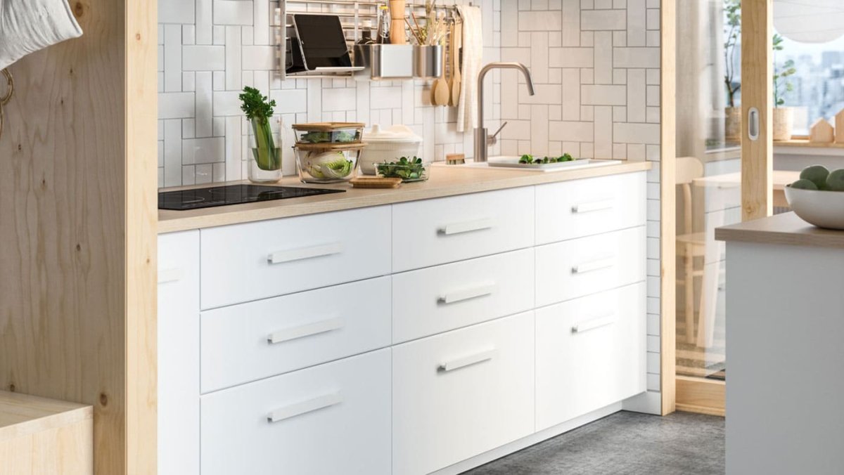 Кухня икеа белая с деревянной столешницей