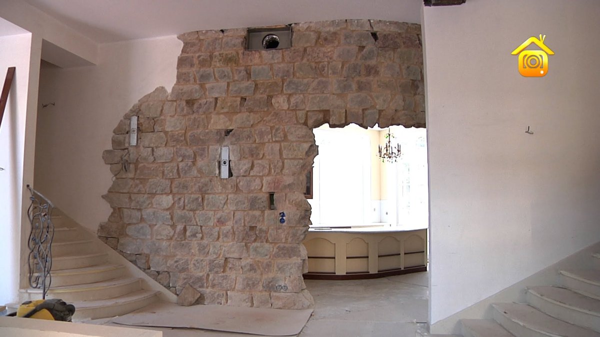 Штукатурка и камень в интерьере