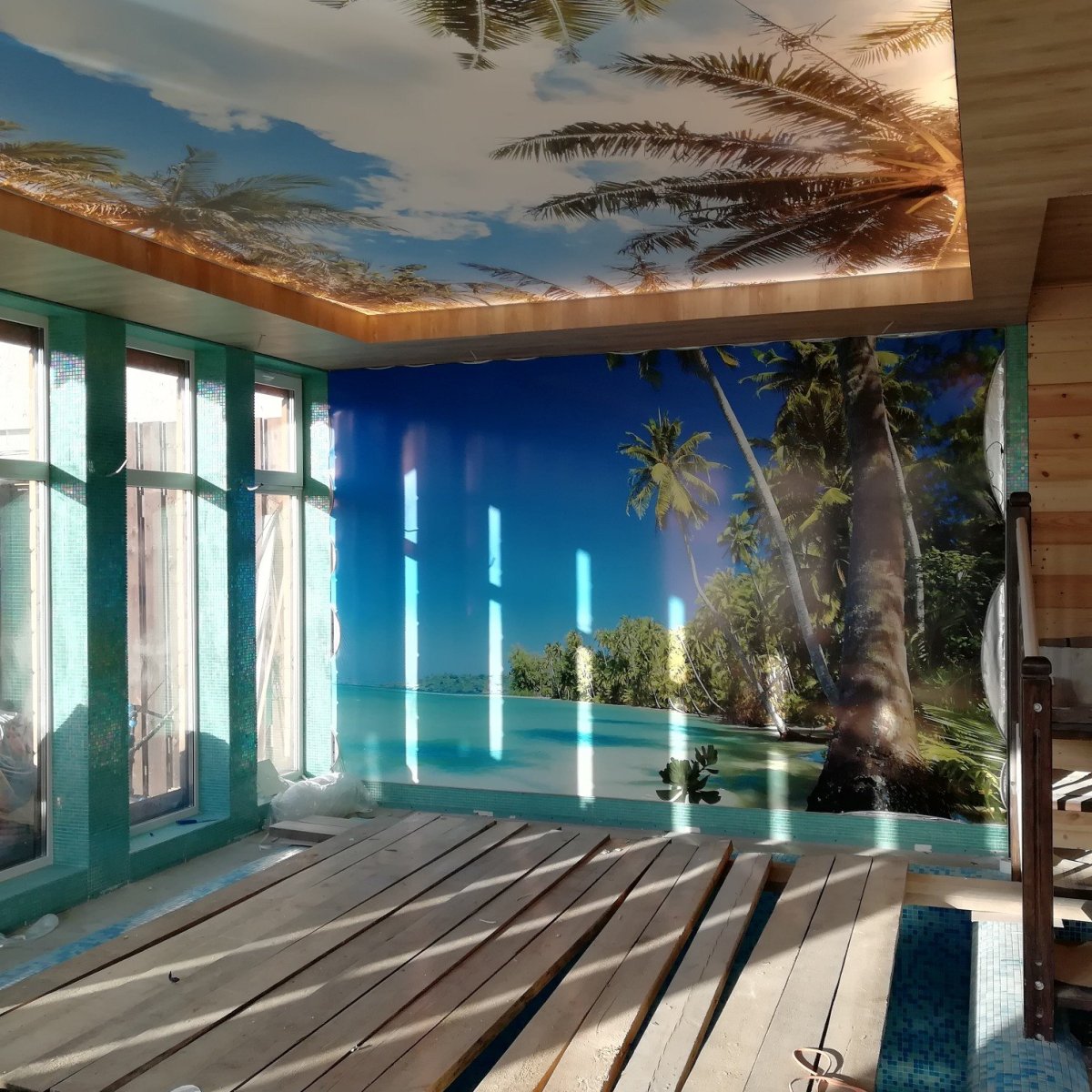 Натяжной потолок в спальне