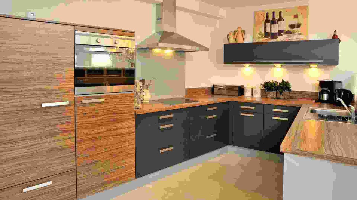 Белая кухня Эггер