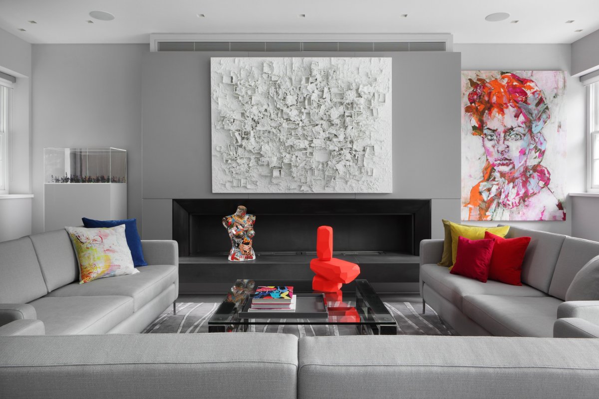 Картины в сером интерьере