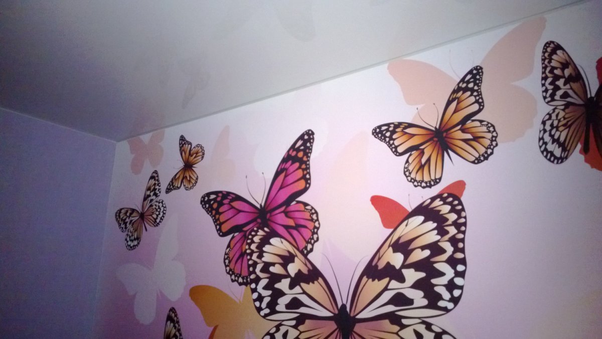 Натяжные стены с фотопечатью в гостинной